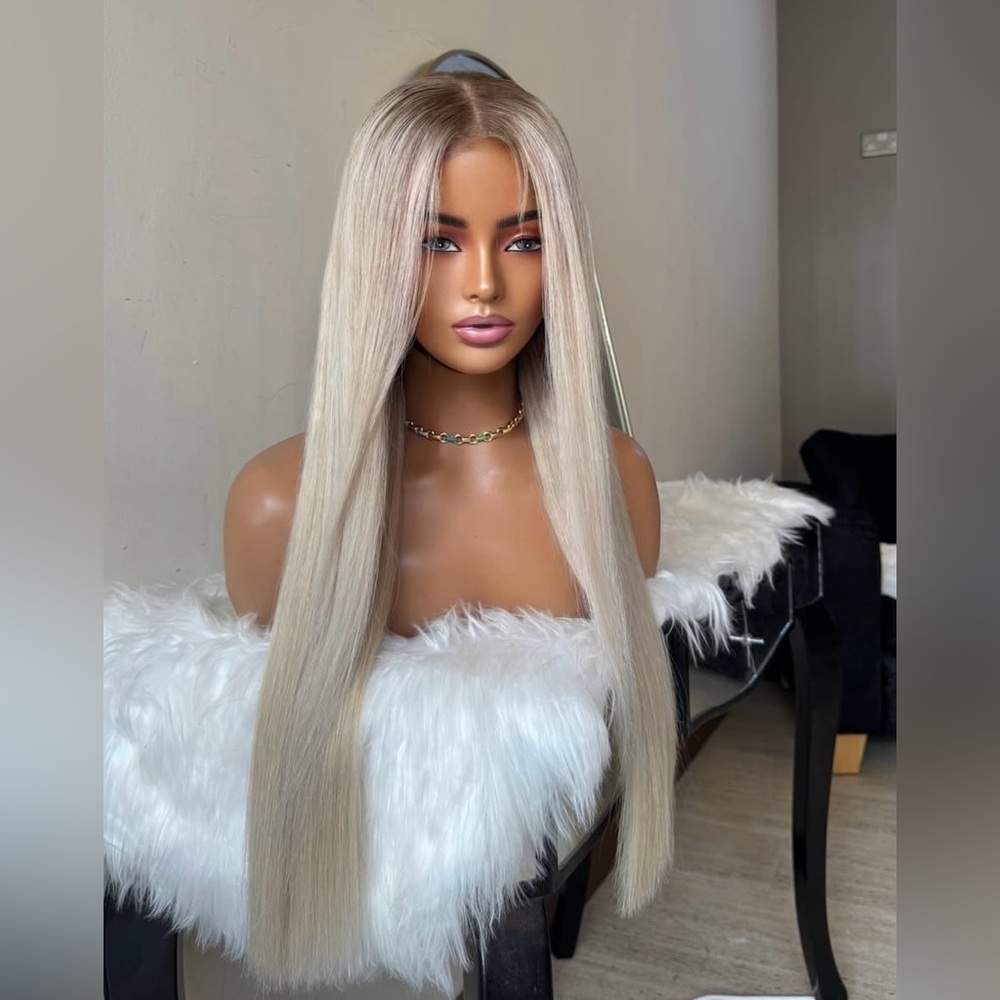 Elegant Blonde Straight Hair Wig